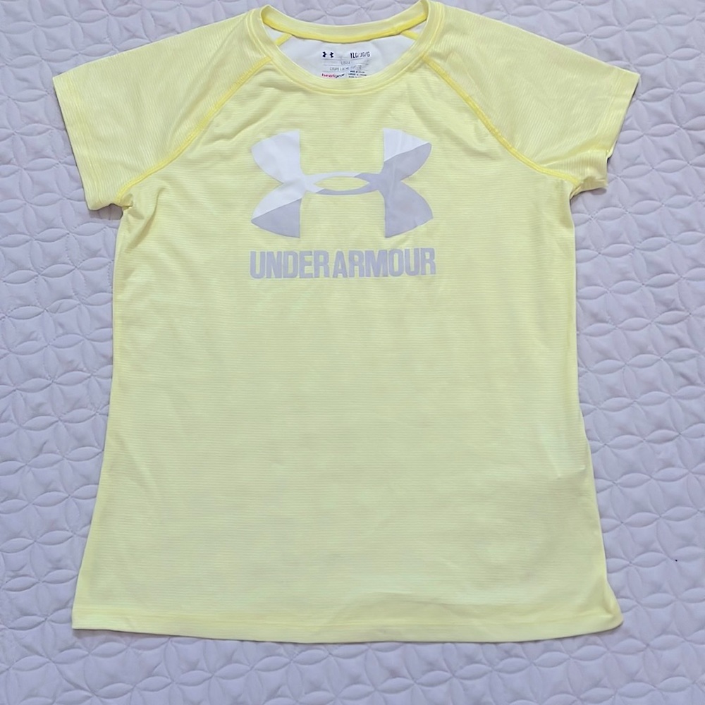 Under Armour top